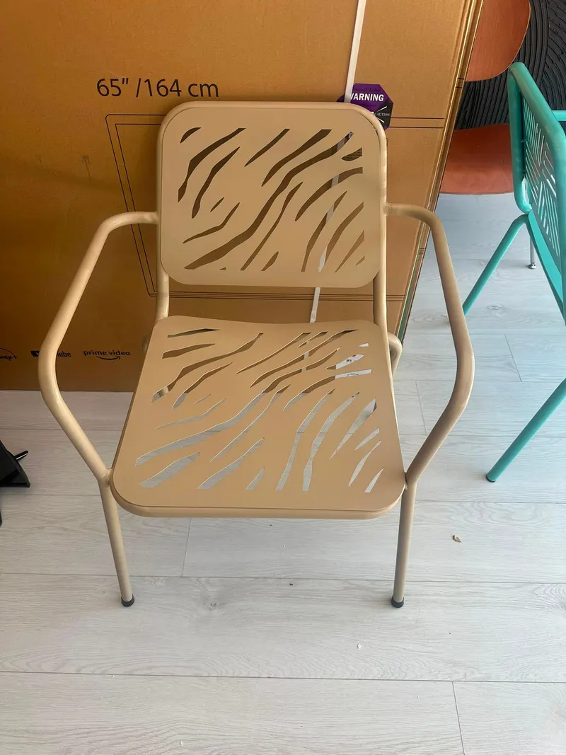 Zebra Desenli Kollu Metal Sandalye – bej – önden görünüm